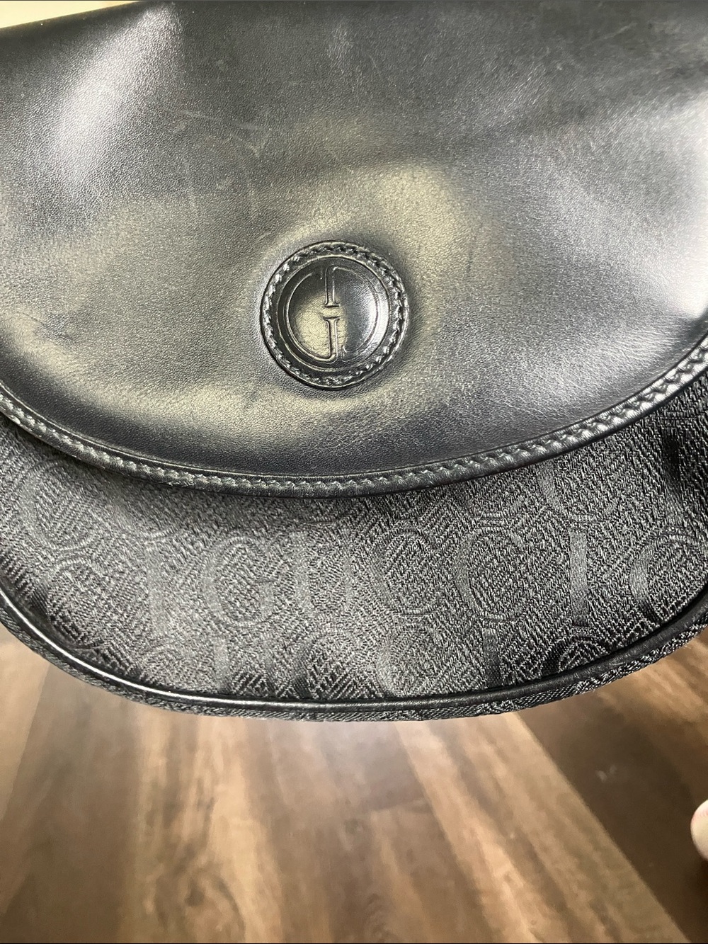 Gucci Black Leather & GG Jacquard Crossbody - Picture 2 of 7